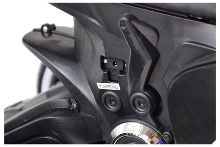 DUŻY MOTOR ŚCIGACZ  STRONG 2 EXCLUSIVE, ŚWIECĄCE KOŁA, 3 KOŁOWY/HT6188